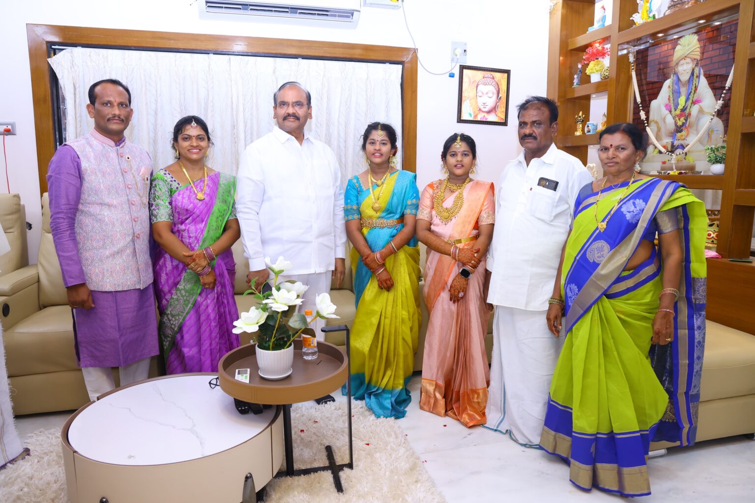 పాపసాని చిన్న రామయ్య కుమార్తెల ఓణీల ఫంక్షన్ సందర్భంగాఆ చిన్నారులను ఆశీర్వదించిన మాజీ మంత్రివర్యులు