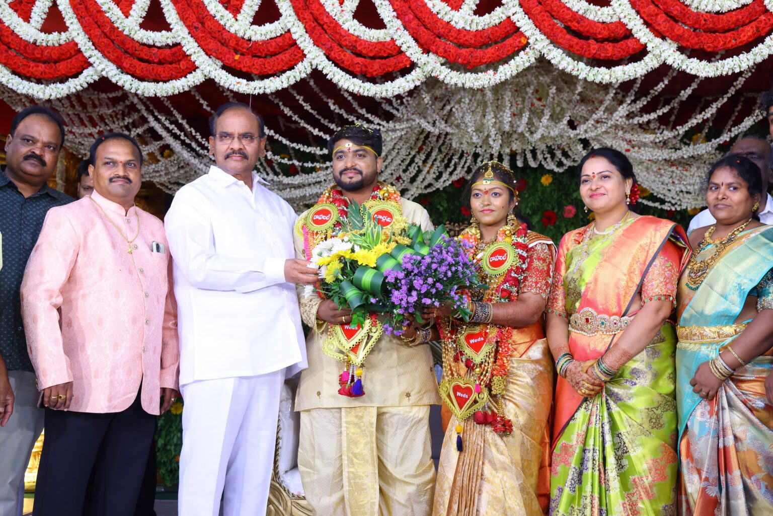 రాహుల్ – భార్గవి లకు వివాహ శుభాకాంక్షలు తెలియచేసిన శాసనసభ్యులు ప్రత్తిపాటి పుల్లారావు