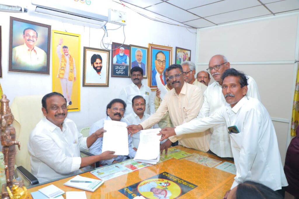 నరసరావుపేటలో ప్రజా సమస్యల ప్రజావేదిక పాల్గొన్న ఎమ్మెల్యే డా”చదలవాడ