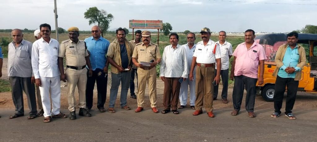 విస్తృత స్థాయిలో వాహనాలు తనిఖీ చేసిన మూడు శాఖల అధికారులు