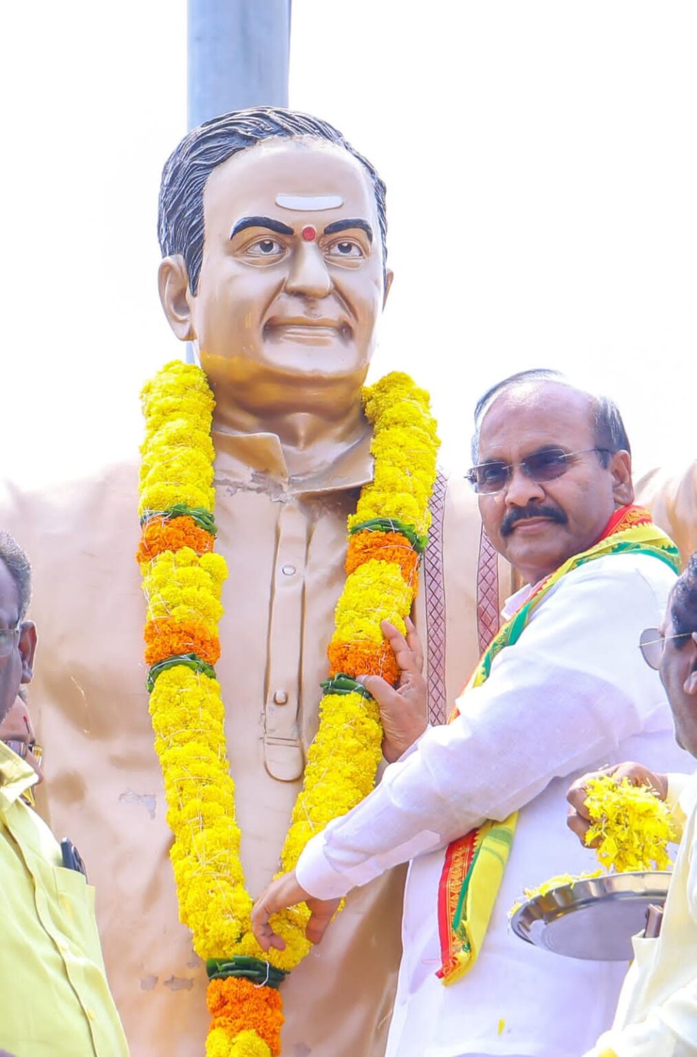 తెలుగువారి ఆరాధ్యదైవం, తెలుగునేల తరగని ఆస్తి ఎన్టీఆర్ : మాజీమంత్రి ప్రత్తిపాటి