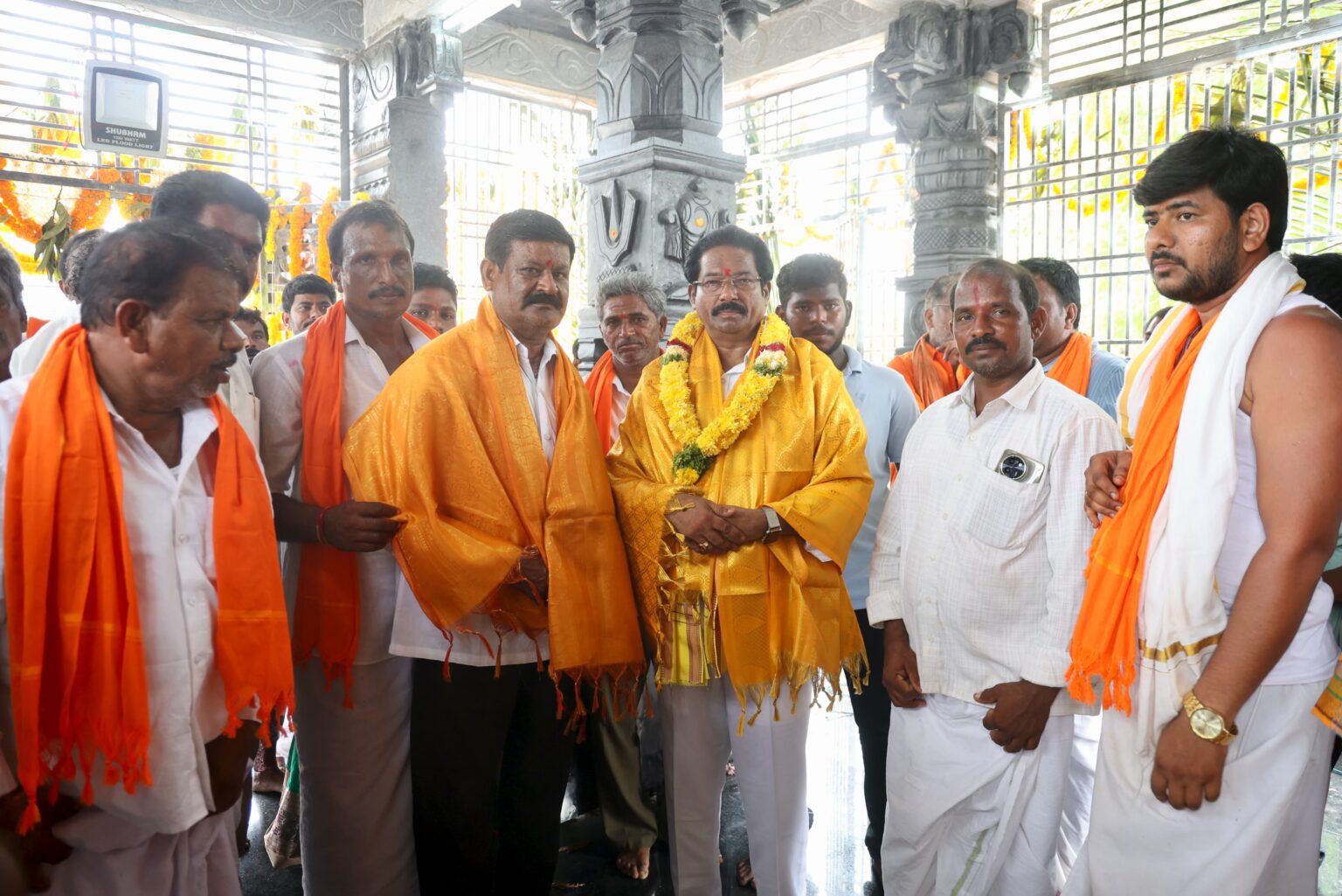 రామచంద్ర స్వామి వార్ల ప్రతిష్ఠా మహోత్సవంలో జీవి ఆంజనేయులుపాల్గొన్నారు.