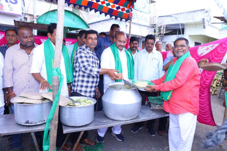 మహా భారతంలో ఏకలవ్యుడి పాత్ర ఘనమైనది. ప్రత్తిపాటి పుల్లారావు.