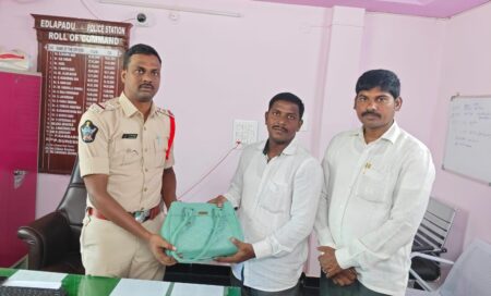 పోగొట్టుకున్న బ్యాగ్ మరియు ఫోన్ రికవరీ…