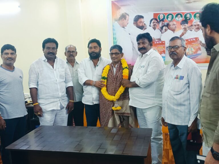 అంకిరెడ్డి రమేష్ నాయుడు ఆధ్వర్యంలో మల్లెల శివ నాగేశ్వరావు కు ఘన సన్మానం