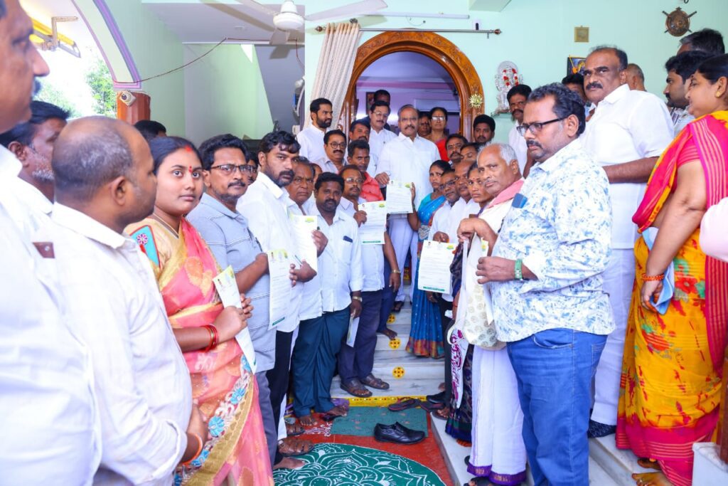 సీఎం.ఆర్.ఎఫ్ సాయం వేలమంది ప్రాణాలు కాపాడింది. : ప్రత్తిపాటి