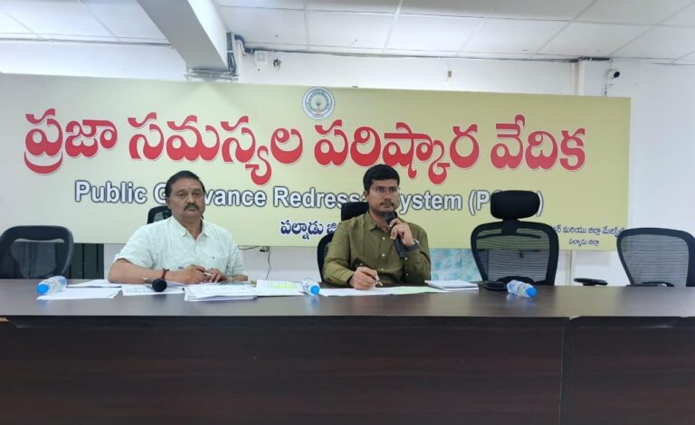 రేషన్ షాపులను తనిఖీ చేయండి..జిల్లా జాయింట్ కలెక్టర్