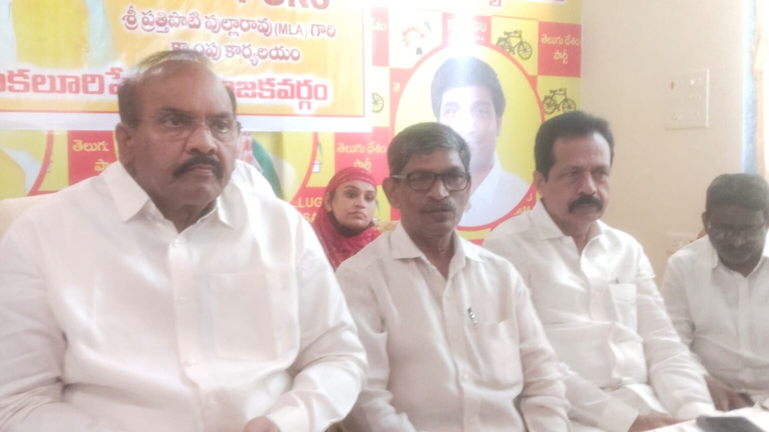 చిలకలూరిపేట నియోజవర్గ ఎన్డీఏ కూటమి ఆధ్వర్యంలో జరిగిన గ్రీవెన్స్ లో పాల్గొన్న బిజెపి బిజెపి జిల్లా ఉపాధ్యక్షులు మల్లెల శివ నాగేశ్వరరావు