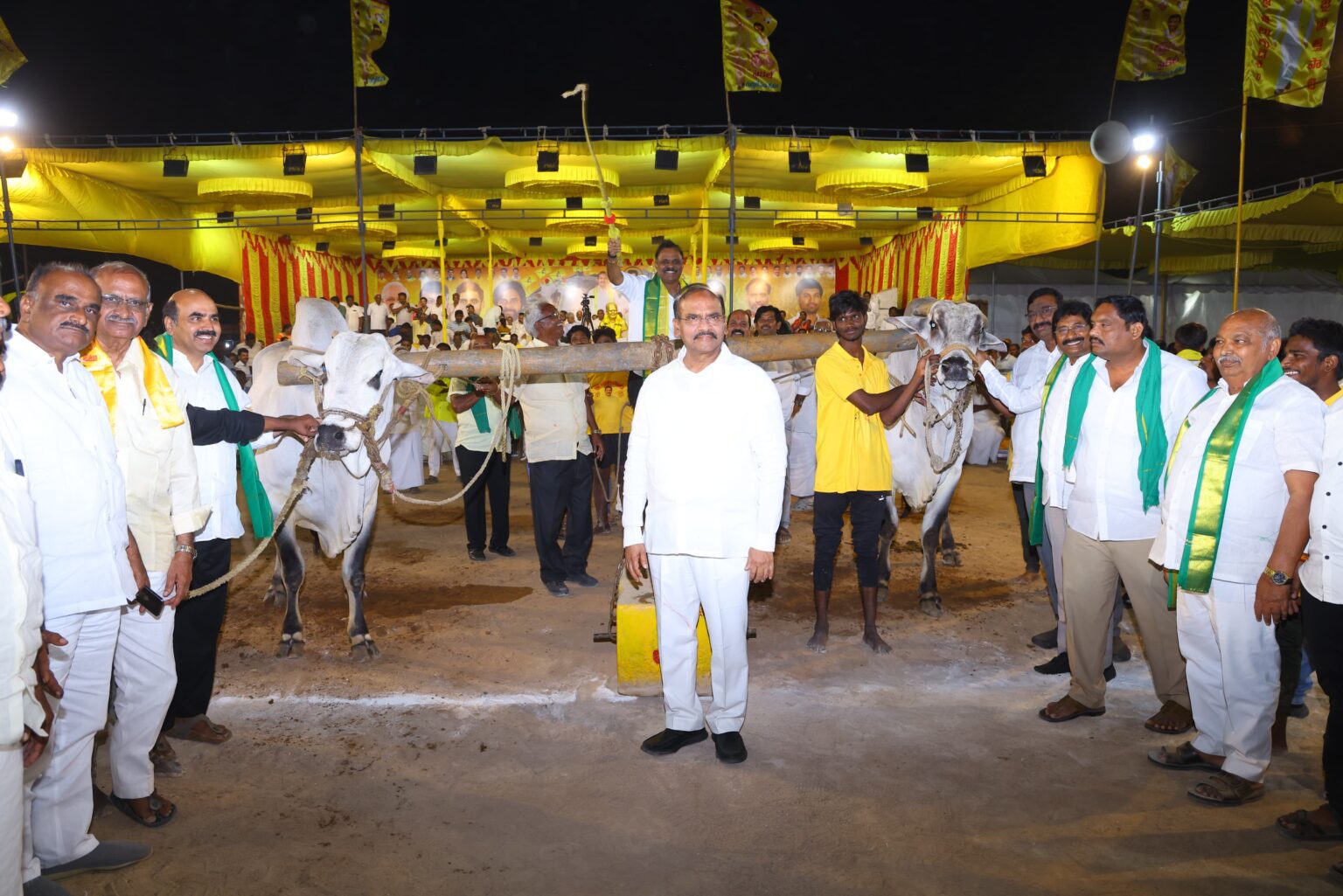 రాచరికపు పోకడలు… ప్రచారపిచ్చితోనే సర్వేరాళ్లు, పాసు పుస్తకాలపై జగన్ తన బొమ్మలు వేయించుకున్నాడు : అనగాని సత్య ప్రసాద్