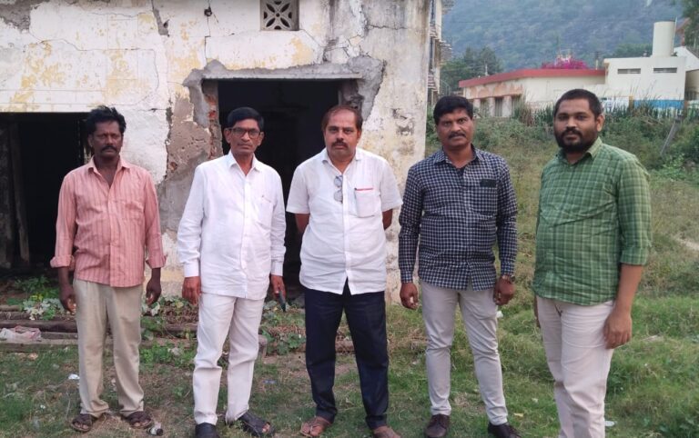 కొండవీడు గ్రామంలో జనతా వారధి సమస్య పరిష్కారం నిమిత్తం స్థలం సందర్శించిన బిజెపి నాయకులు