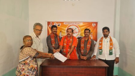 చిలకలూరిపేట బిజెపి ఆధ్వర్యంలో నిర్వహించిన జనతా వారధి కార్యక్రమం