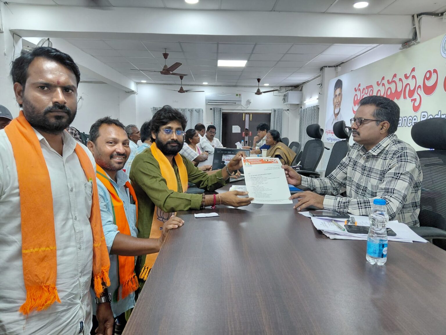 పల్నాడు జిల్లా కలెక్టర్ కార్యాలయంలో ఎస్సీ ఎస్టీ బీసీ బాలికల సంక్షేమ హాస్టల్స్ గురించి వినతి పత్రం ఇవ్వడం జరిగింది