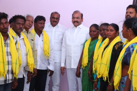 ప్రత్తిపాటి సమక్షంలో టీడీపీ గూటికి చేరిన వైసీపీ కార్యకర్తలు